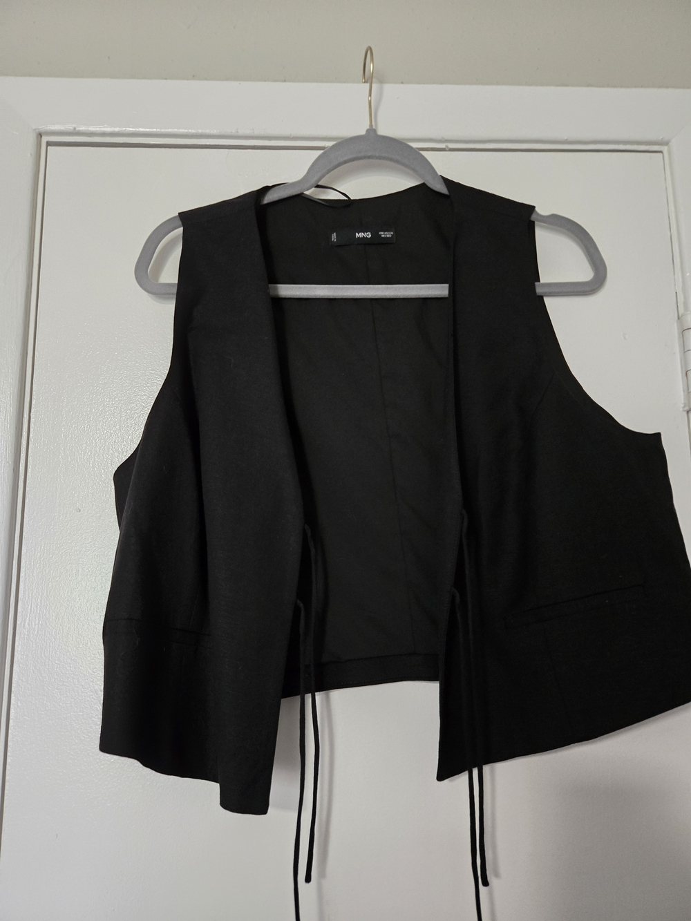 Mango Black Open-Front Sleeveless Tie Vest